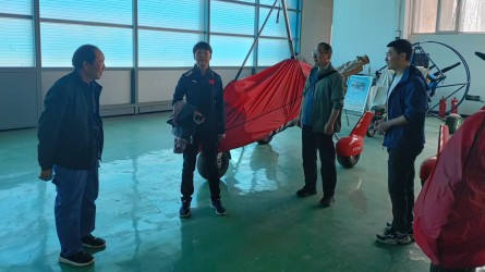 省航校对中国嘉峪关滑翔基地 进行安全检查