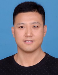 副校长    闫长武